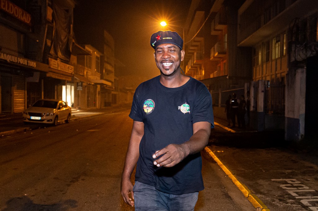 Guyane: échauffourées autour de la garde à vue du leader des "500 Frères"