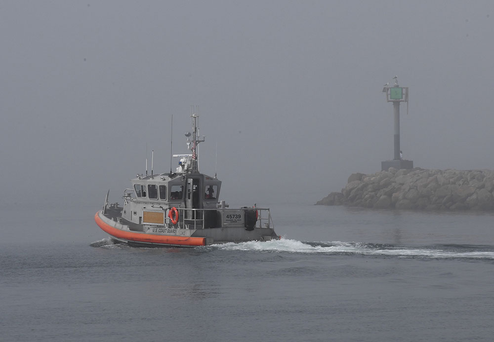 Les opérations de secours ont été compliquées par un épais brouillard qui planait sur la zone lundi à l'aube.