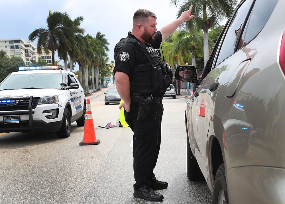 Sur la côte des Etats-Unis, après des jours d'incertitude autour du trajet de l'ouragan, plusieurs Etats du sud-est (Floride, Géorgie, Caroline du Sud) ont finalement ordonné l'évacuation de centaines de milliers de résidents.