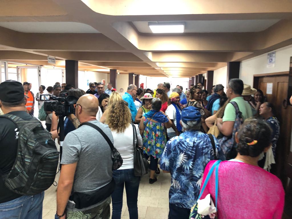 Prison avec sursis pour Temaru, 100 millions d’amende pour Radio Tefana