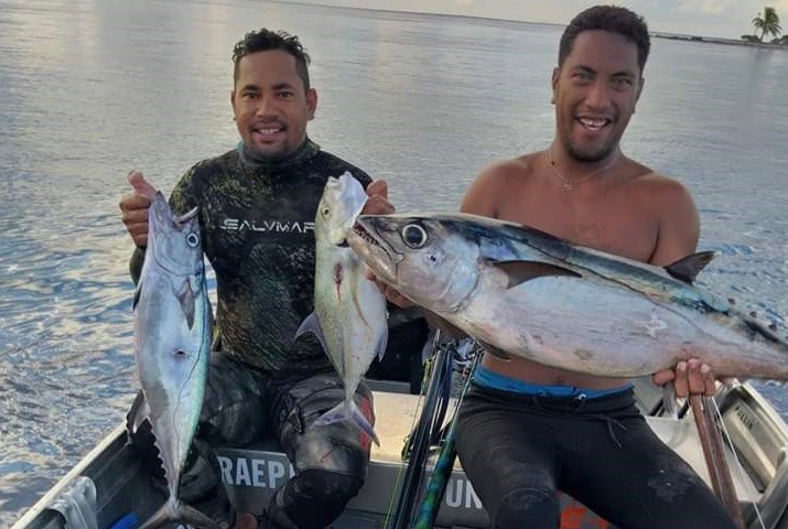 Mana Mauri et Aipitaroi Ariihohoa partent favoris à domicile. Ils sont d’excellents pêcheurs et connaissent la zone parfaitement
