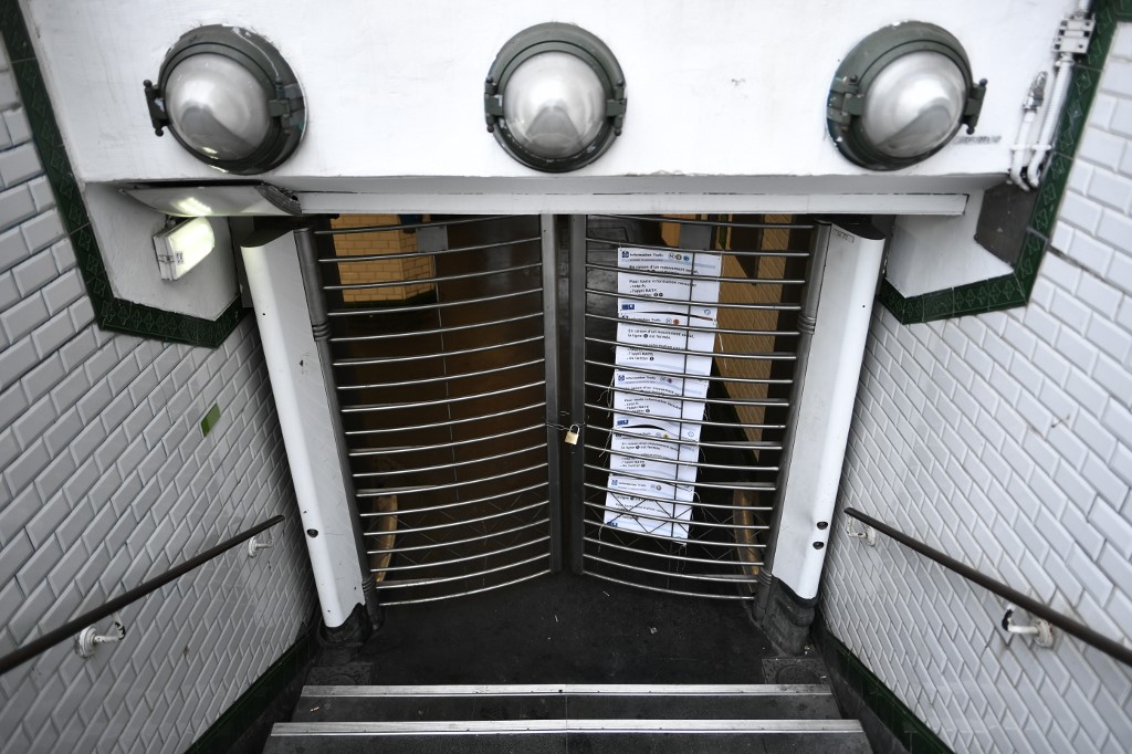 Première offensive contre la réforme des retraites avec la grève très suivie à la RATP