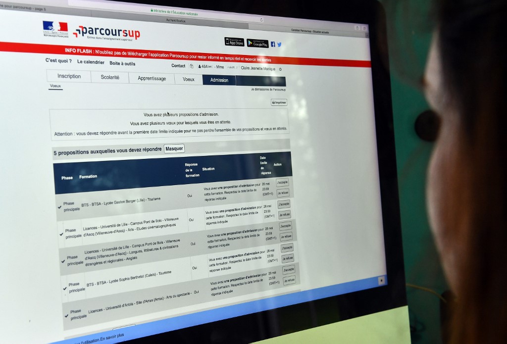 Parcoursup: des signaux "encourageants" mais un peu plus de candidats sur le carreau