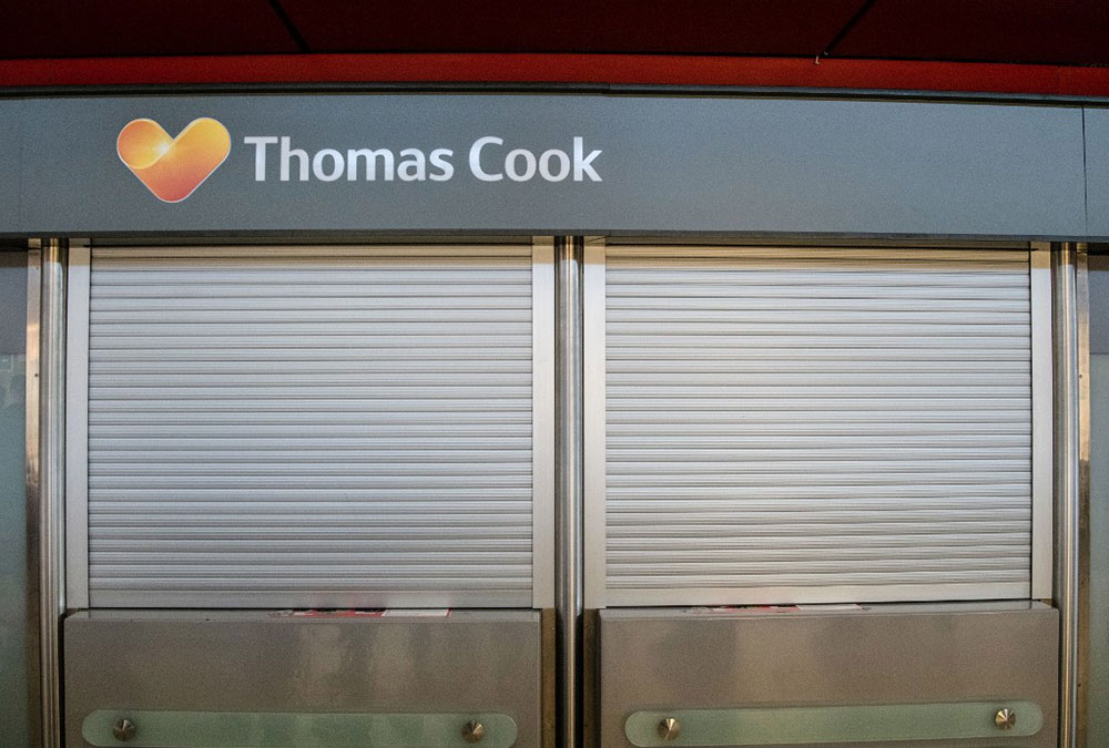 Dans une agence Thomas Cook à Paris, clients et salariés tremblent