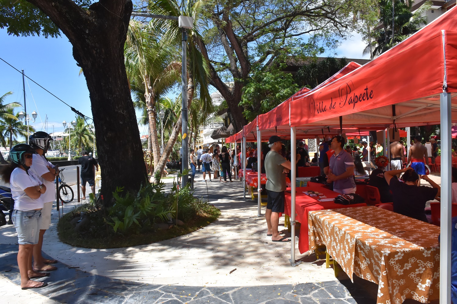 La Ville de Papeete a profité de l'inauguration de ce tronçon pour organiser l'événement "Dimanche du Centre-Ville" qui a rassemblé plusieurs dizaines de personnes sur cette partie de la promenade.