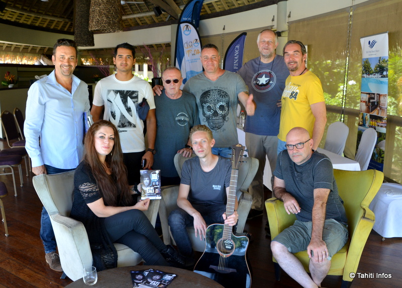 Le groupe Rosedale, le jeune Julian candidat au concours Guitare Club Tiare, et le collectif Tahiti Rock qui a repris du service pour organiser le festival. Il ne manque que Cali, dans l'avion lors de la conférence de presse à cause d'un coup de foudre !