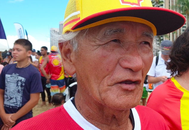 Shell va'a survole sa 12ème Molokai