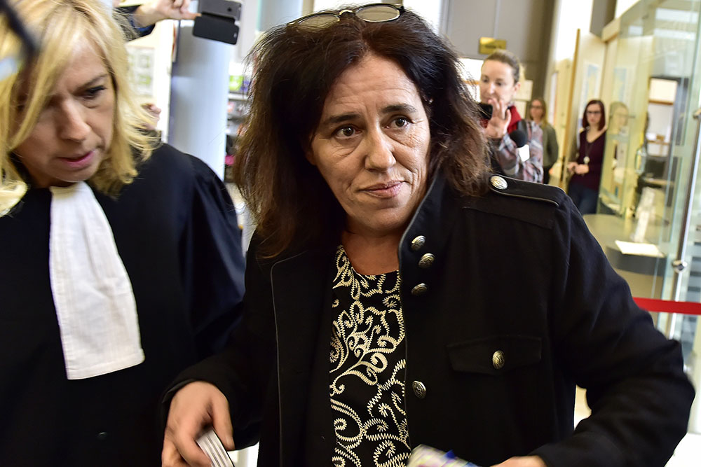 "Bébé du coffre": peine alourdie en appel, 5 ans ferme pour la mère