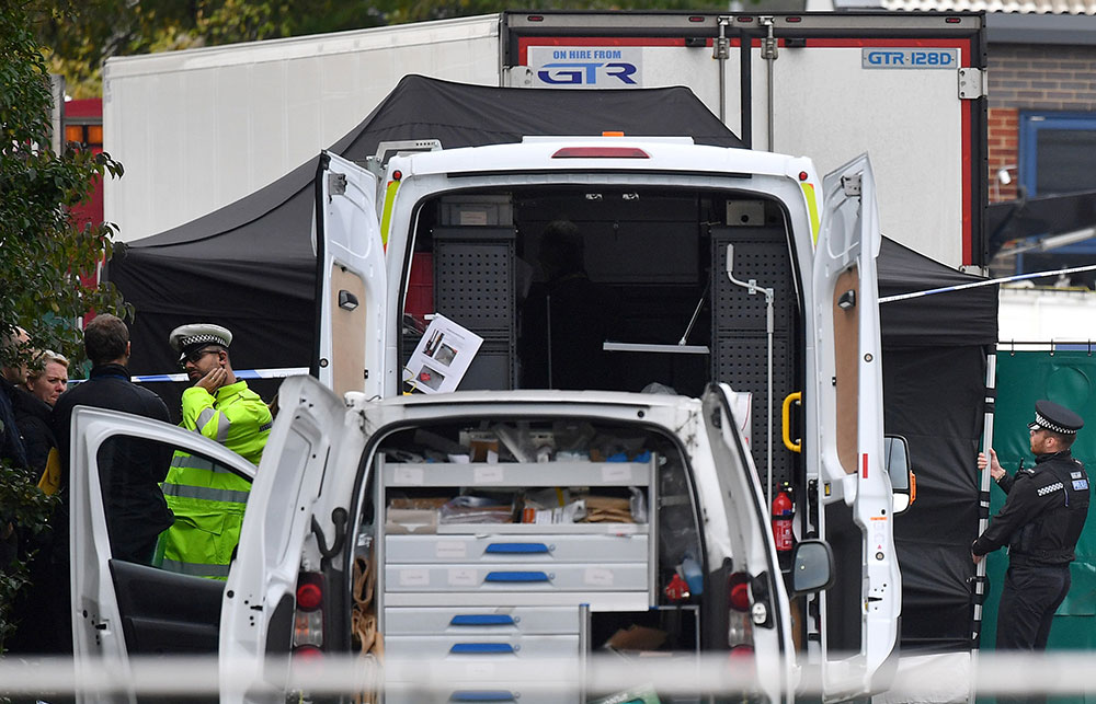 Royaume-Uni : 39 corps découverts dans un camion près de Londres