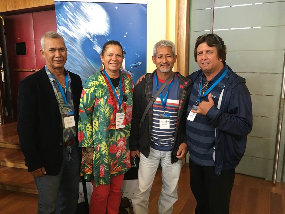 La délégation polynésienne présente à Biarritz pour quatrième colloque national sur les aires marines protégées. De gauche à droite, Marc Atiu, Debora Kimitete, Artigas Hatitio et Roland Sanquer (Crédit : Jérôme Petit - Pew Bertarelli)