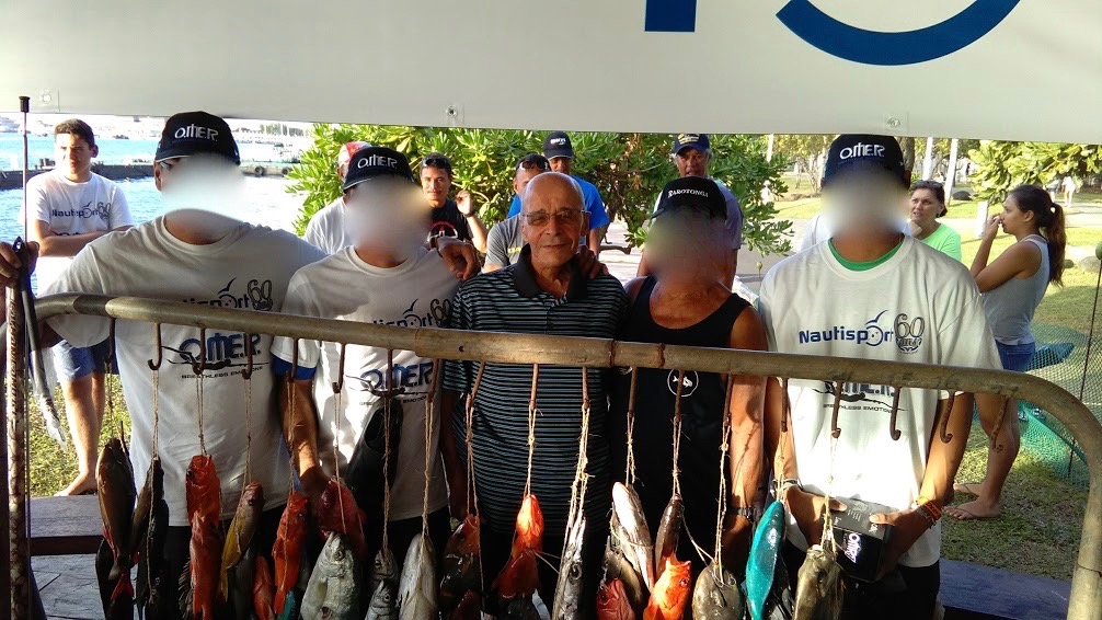 Jean Claude Bourdelon, au centre © Tahiti Zoom