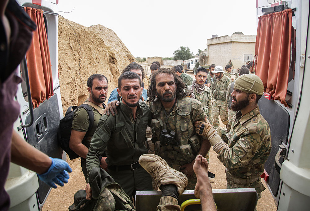 Syriens et Russes accélèrent leur déploiement à la frontière syro-turque