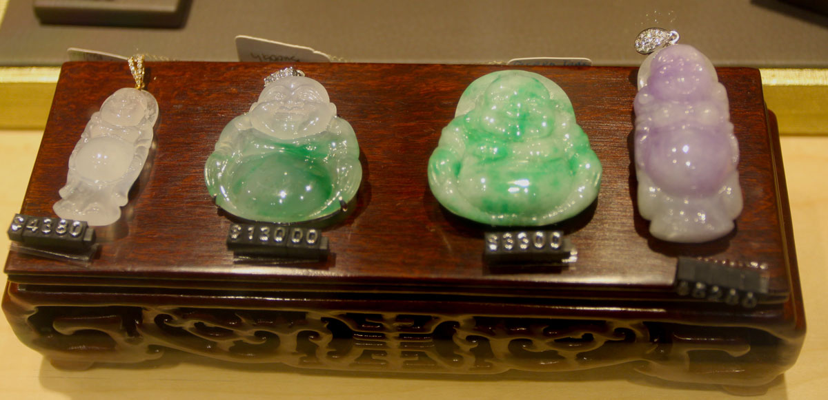 Quelle que soit sa couleur, le jade de qualité est toujours une pierre atteignant des prix très élevés.