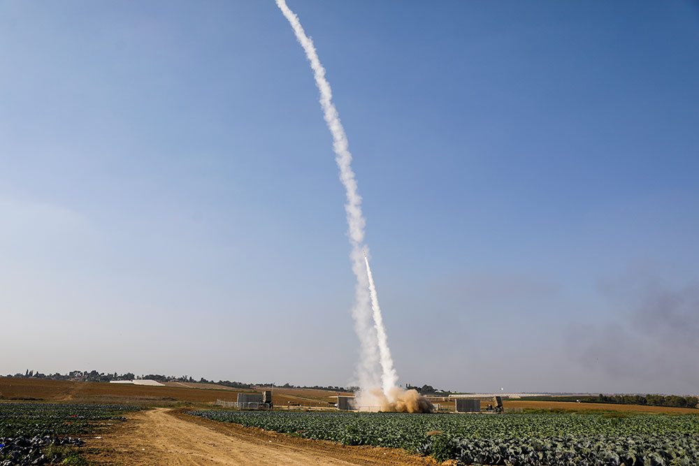 Israël tue un haut commandant palestinien à Gaza, tirs de roquettes en réponse