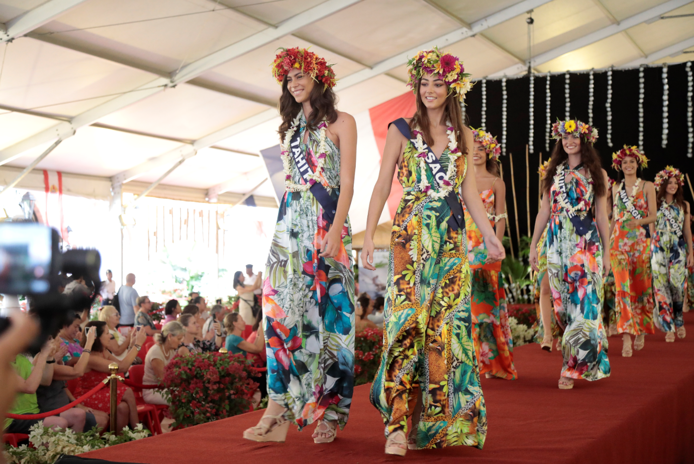 Sapristi ! 30 candidates à Miss France 2020 défilent à la Présidence  