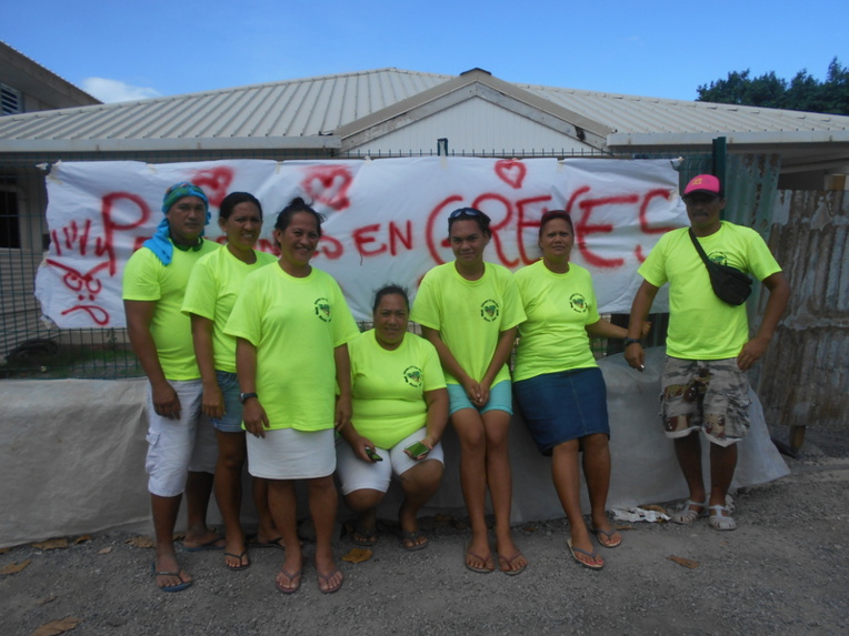 Les cantiniers de Ta'u Tama Here lors de la grève de 2017 à Moorea.