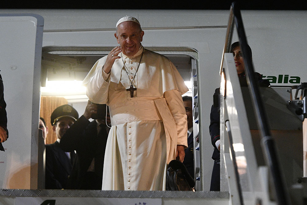 Le pape invite les catholiques thaïlandais à s"ouvrir aux jeunes obsédés par le consumérisme