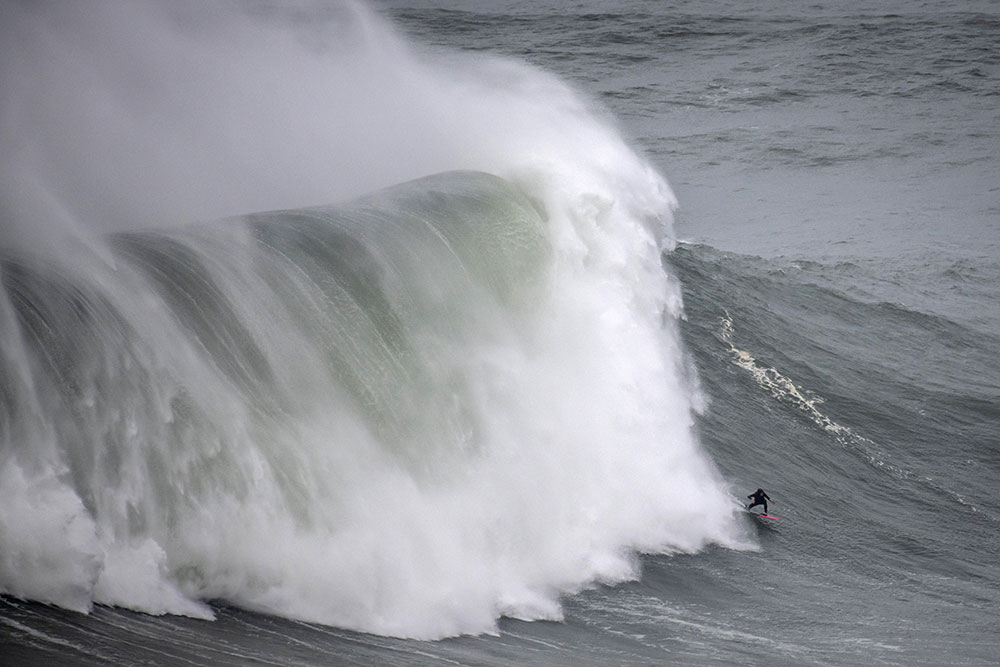 Surf de grosses vagues: Justine Dupont face au monstre