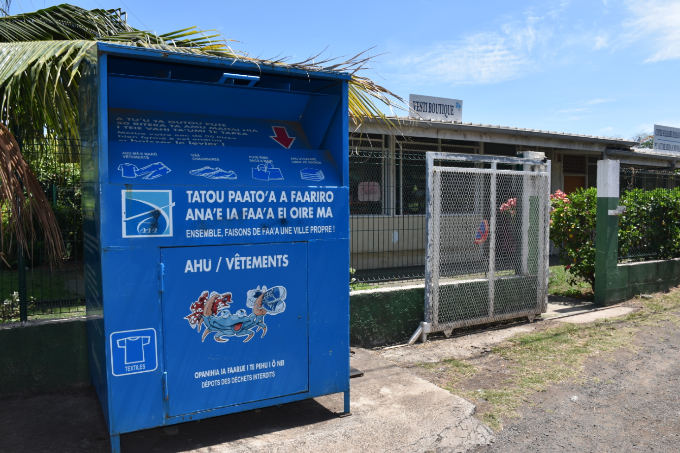 La Vesti boutique est située près d'EDT à Faa'a.