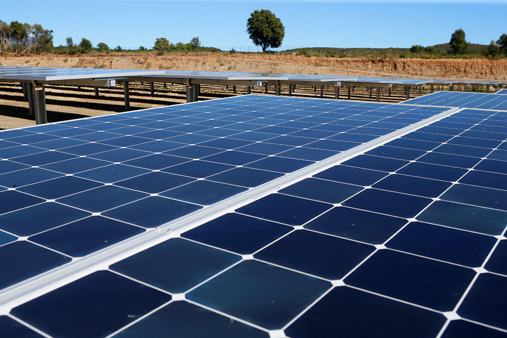 N-Calédonie: inauguration de la plus grande centrale solaire avec stockage de France