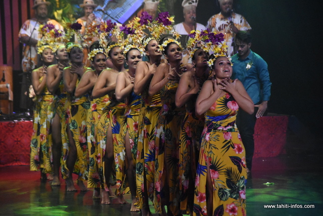 Hei Tahiti Tapairu finit à la 4e place dans la catégorie Mehura.