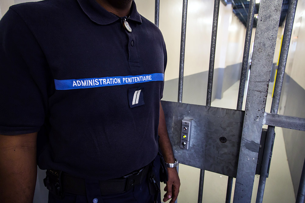 Guyane : deux agents pénitentiaires en garde à vue