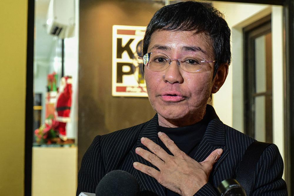 Philippines: une journaliste critique de Duterte refuse de se taire, malgré les poursuites