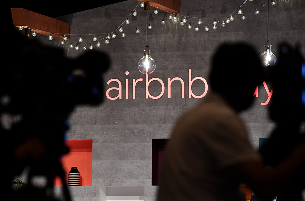 La justice de l'UE donne raison à Airbnb face à des hôteliers français
