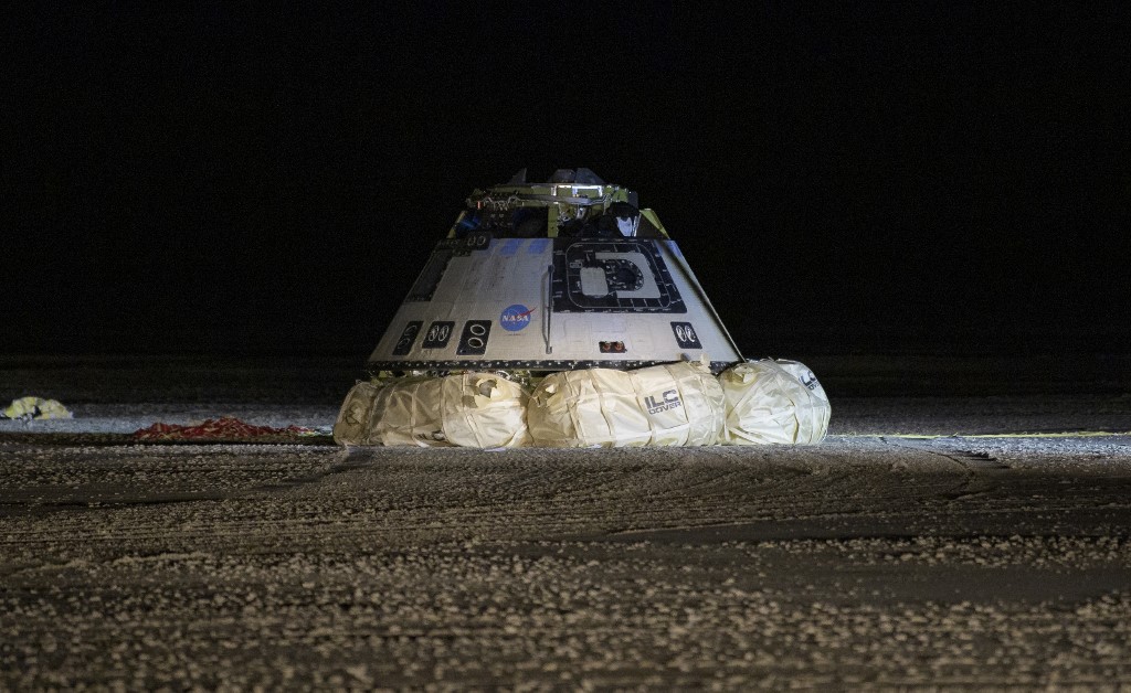 La capsule Starliner de Boeing de retour aux Etats-Unis sur un semi-échec