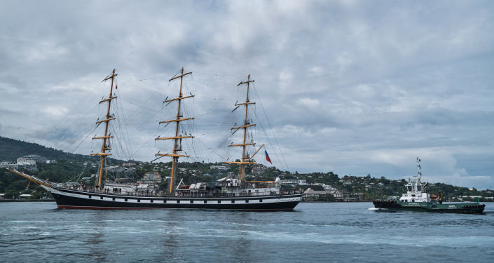 Le Pallada en escale à Papeete. Il était déjà venu il y a 10 ans. Crédit Kirill Oumrikhine, Andreï Jeloudkine