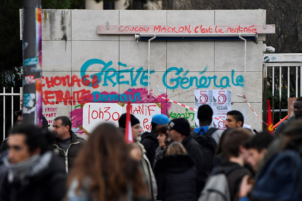 Grève: quelques universités franciliennes obligées de reporter leurs partiels