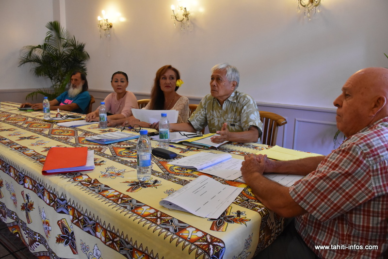L'inscription de Flosse à Papeete retoquée en commission