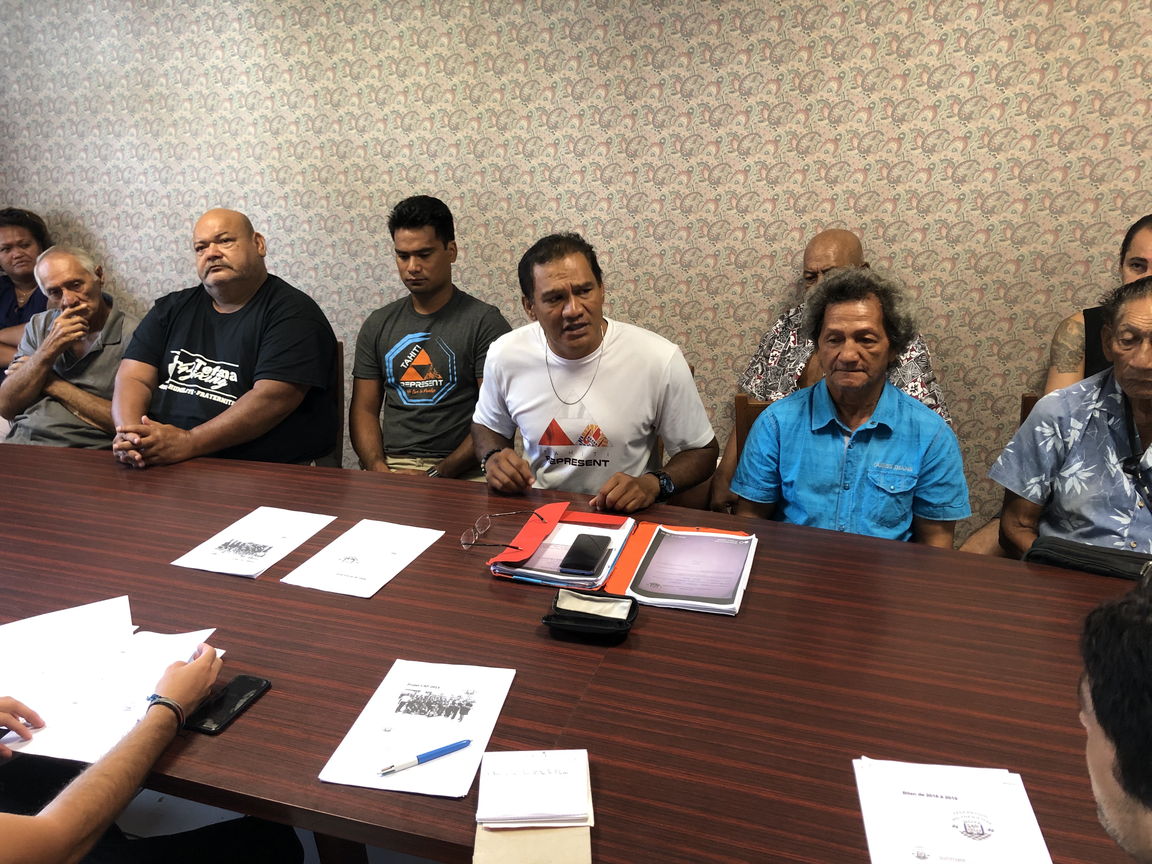 "Depuis quatre ans nous avons œuvré dans l'ombre, sans aucun soutien financier du Pays. Mais cela ne nous a pas empêché d'obtenir d'excellents résultats", a insisté Tauhiti Nena, président de la fédération polynésienne de boxe.