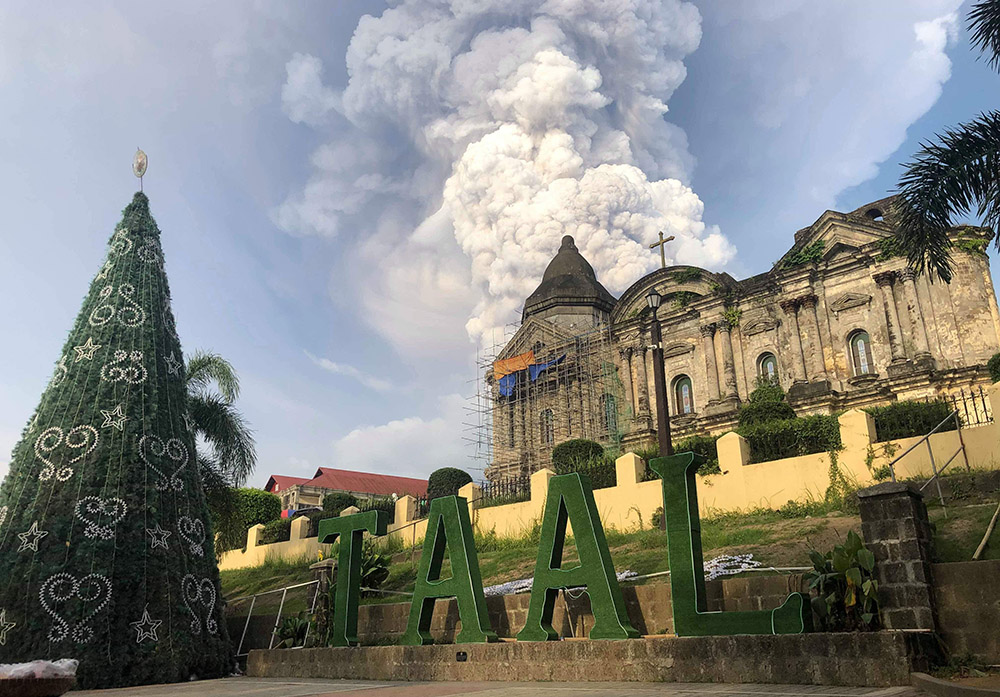 Philippines: risque d'éruption d'un volcan, évacuations et avions cloués au sol