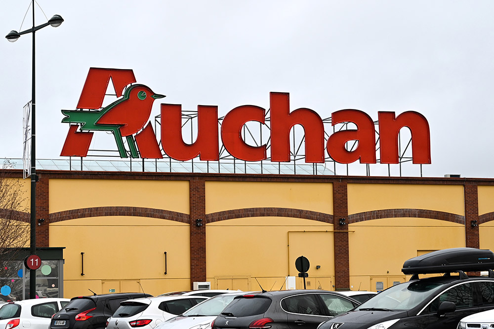Auchan annonce la suppression de 517 emplois pour "transformer" son modèle