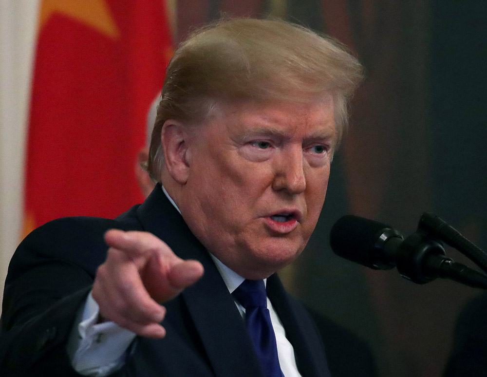 Trump signe un accord commercial "historique" avec la Chine