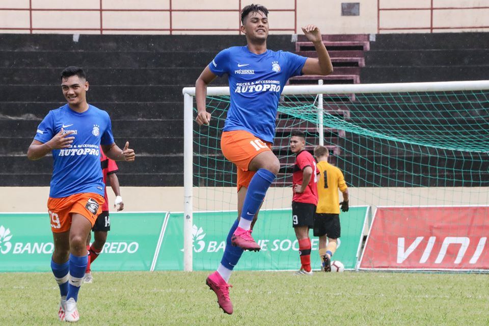 "C'est un nouveau projet qui démarre à l'AS Dragon. Et malgré la jeunesse de nos joueurs on réalise un très bon parcours en championnat", indique Efrain Araneda, coach de l'AS Dragon. (photo : FTF)