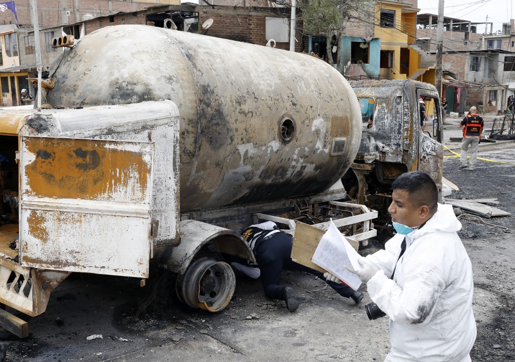 Pérou: un camion explose en ville, au moins quatre morts