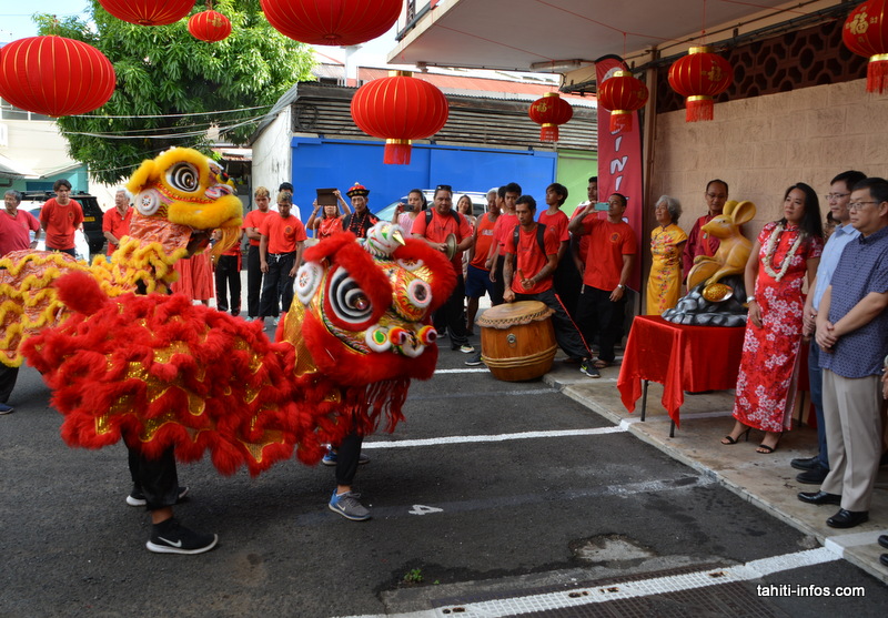 Après le temple, les lions se sont rendus au Si Ni Tong