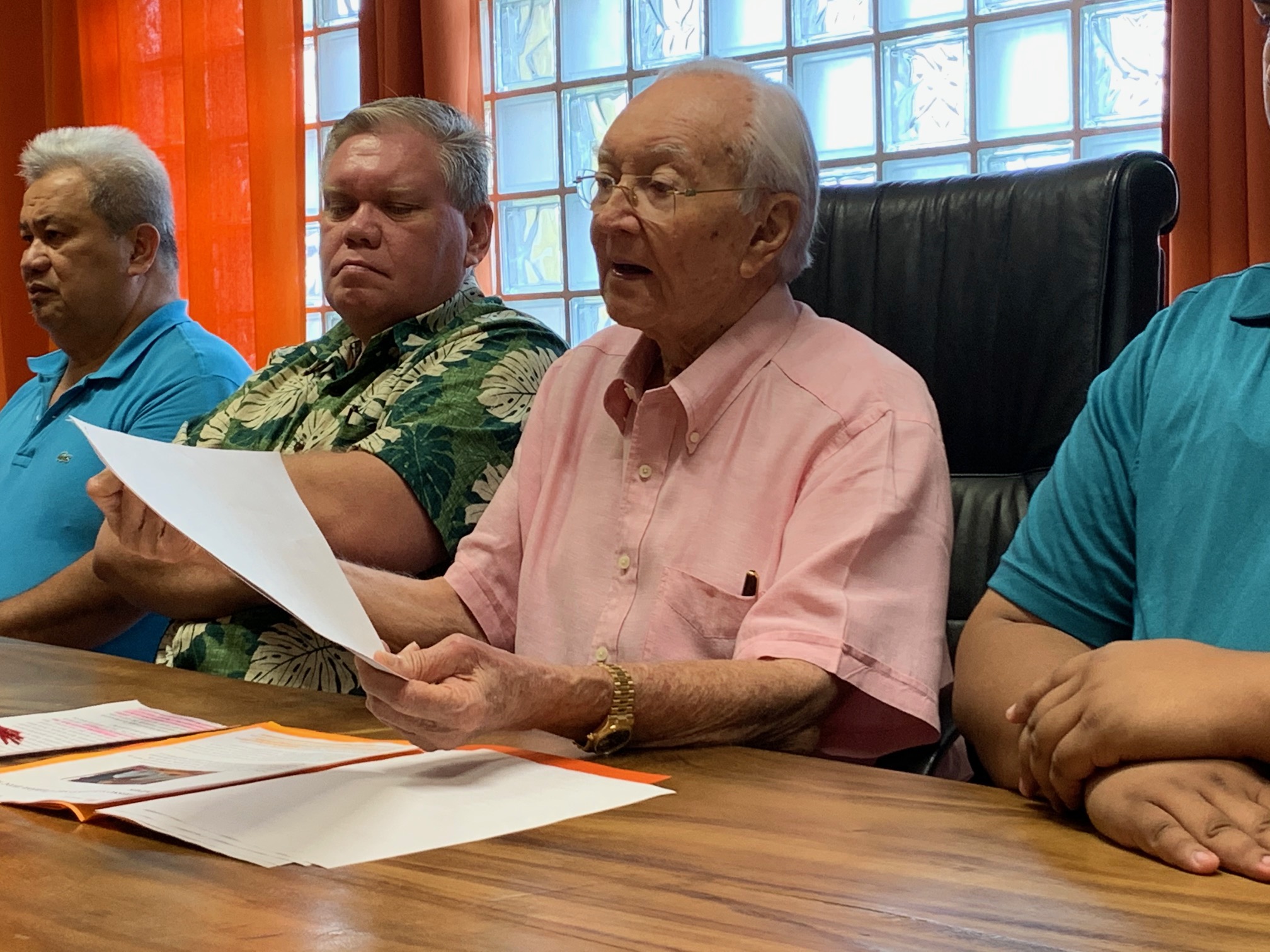 Buillard porte plainte contre le bail de Flosse