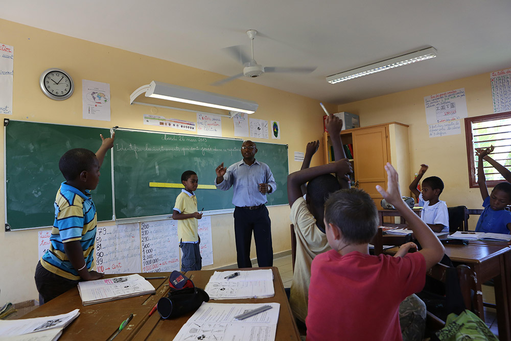 Mayotte: Journée "île morte dans l'Education" contre la réforme des retraites