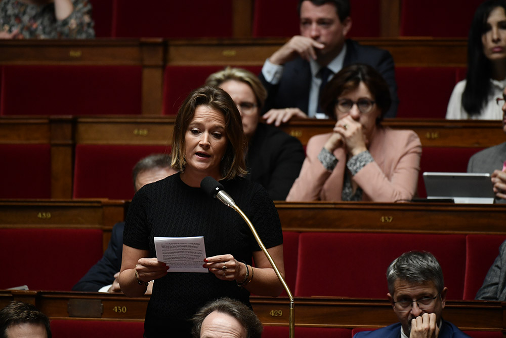 Congé pour deuil d'enfant: les députés LREM proposent "quinze jours ouvrés" pour tous les actifs