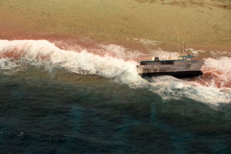 Le point sur les navires échoués aux Tuamotu