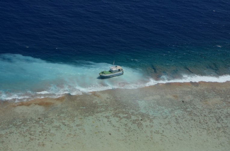 Le point sur les navires échoués aux Tuamotu