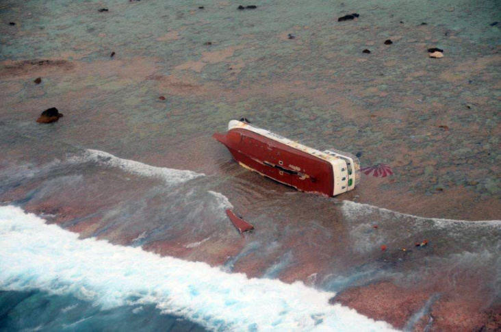 Le point sur les navires échoués aux Tuamotu