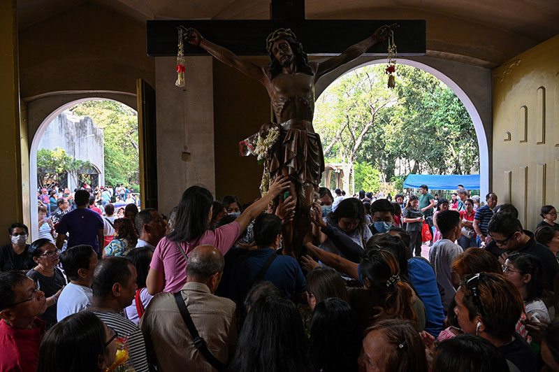 Aux Philippines, un Mercredi des Cendres "sans contact" à cause du coronavirus