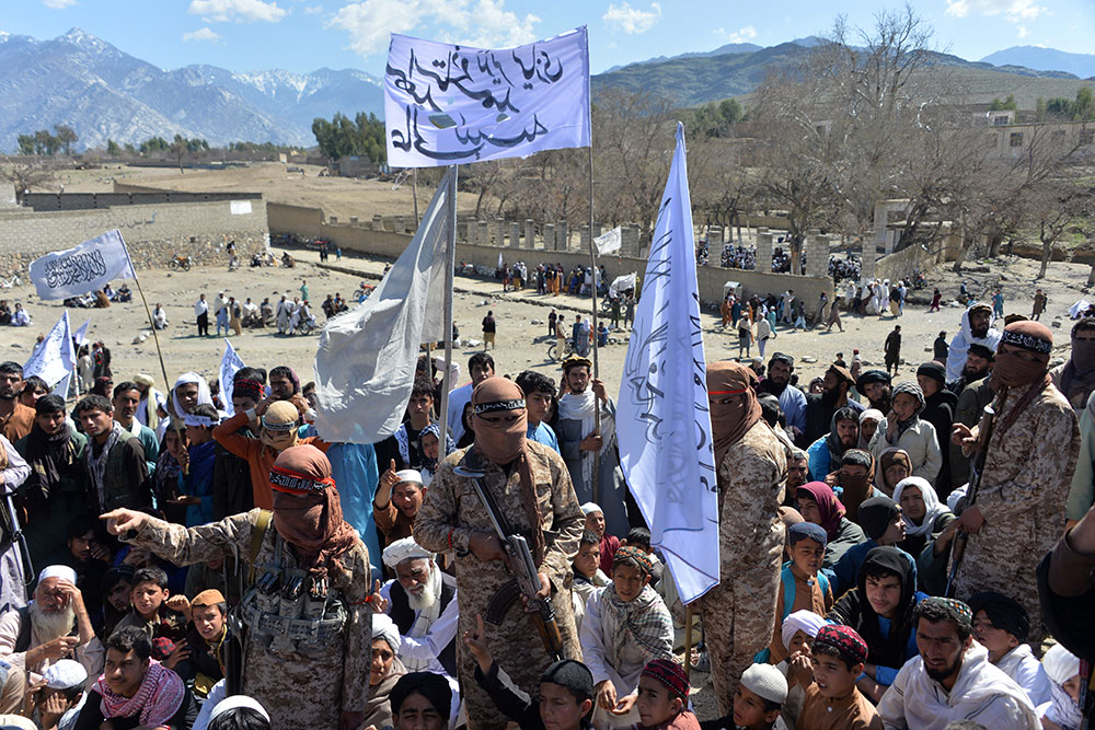 Afghanistan : les talibans annoncent mettre fin à la trêve partielle