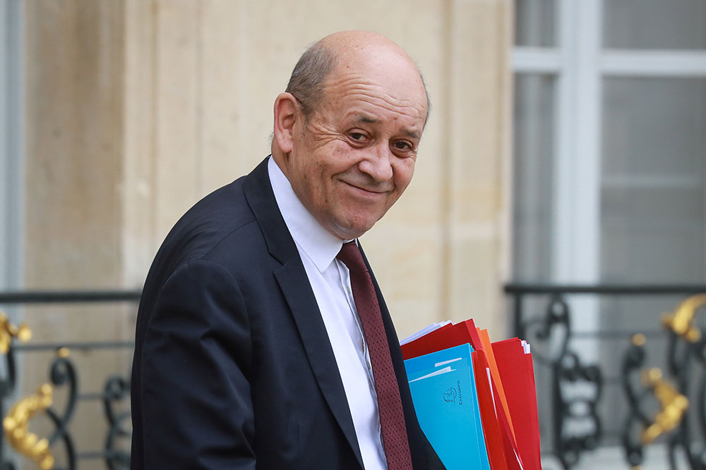 Escroquerie au "faux Le Drian": deux hommes condamnés à sept et onze ans de prison