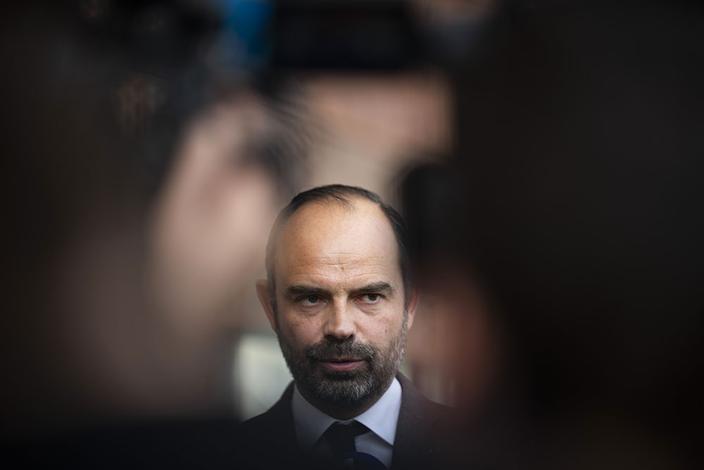 Coronavirus: la France ferme dès minuit "des lieux recevant du public" non essentiels