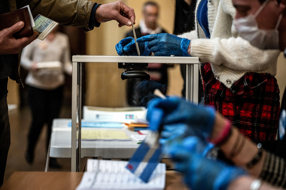 Municipales: la participation s'effondre, 38,77% à 17H00, 16 points de moins qu'en 2014